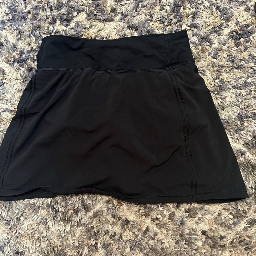 lululemon tennis skirt in size 2